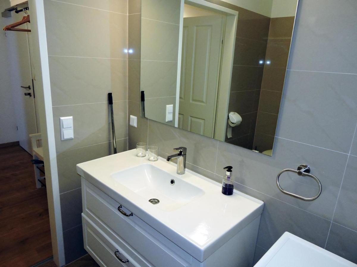 211 Amsterdam, Studio Apartment, 30M2 1-4 Pers Klagenfurt am Woerthersee Exterior foto